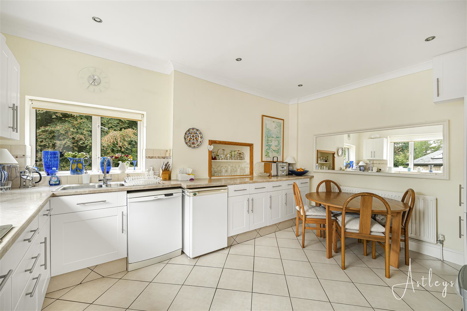 Brynnewydd Gardens, Sketty, Swansea, photo 3