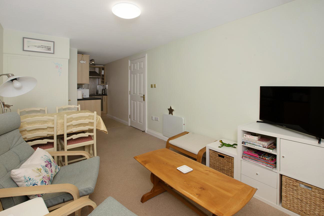 Wellington Street, Evelyn House, TQ14, photo 2