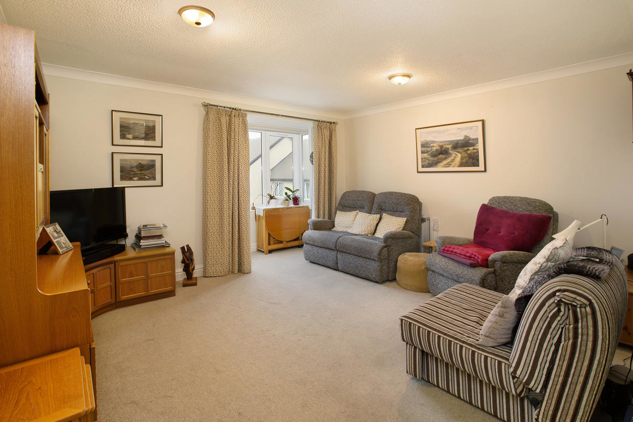 Strand, Leander Court Strand, TQ14, photo 2