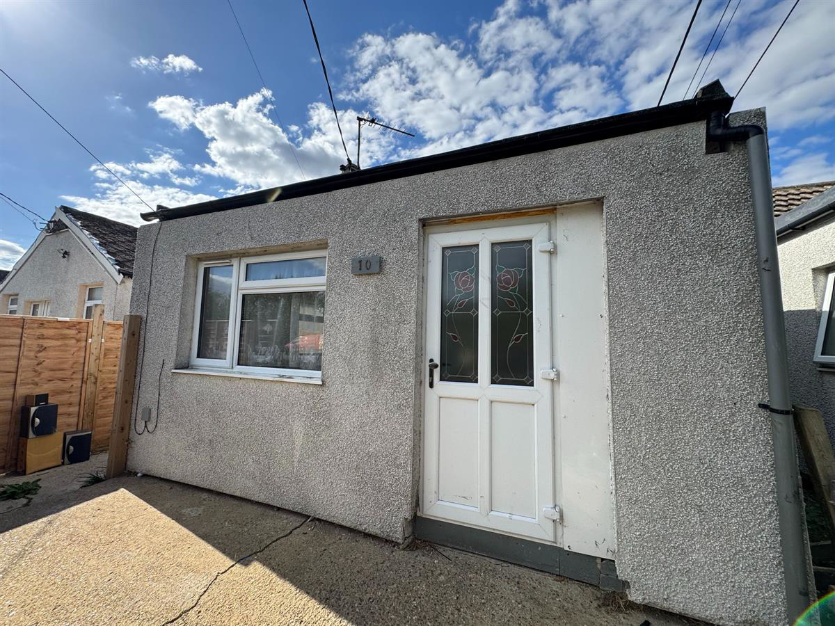Midway, Jaywick, Clacton-on-Sea