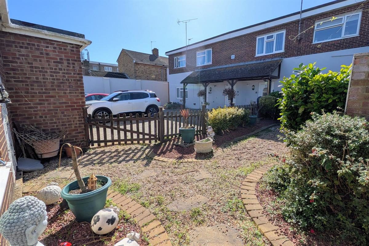 Kings Avenue, Clacton-on-Sea, photo 17
