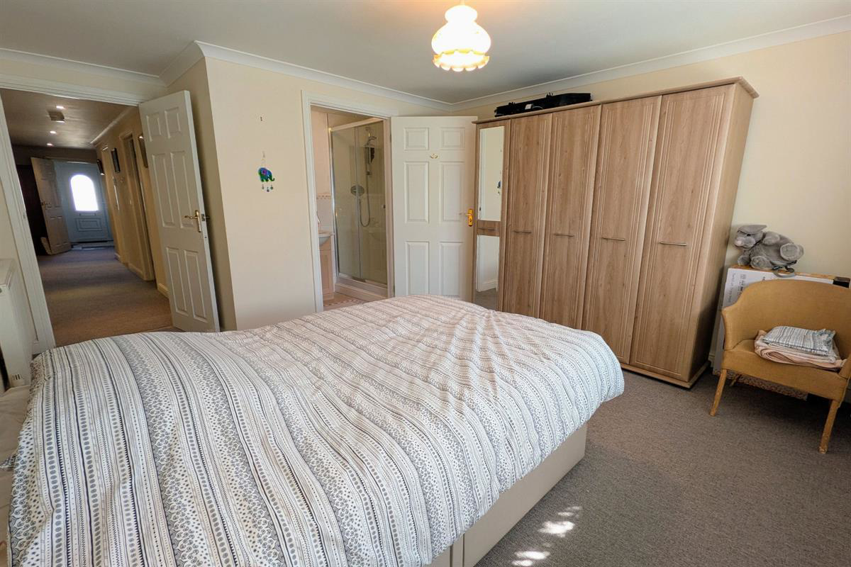 Kings Avenue, Clacton-on-Sea, photo 9