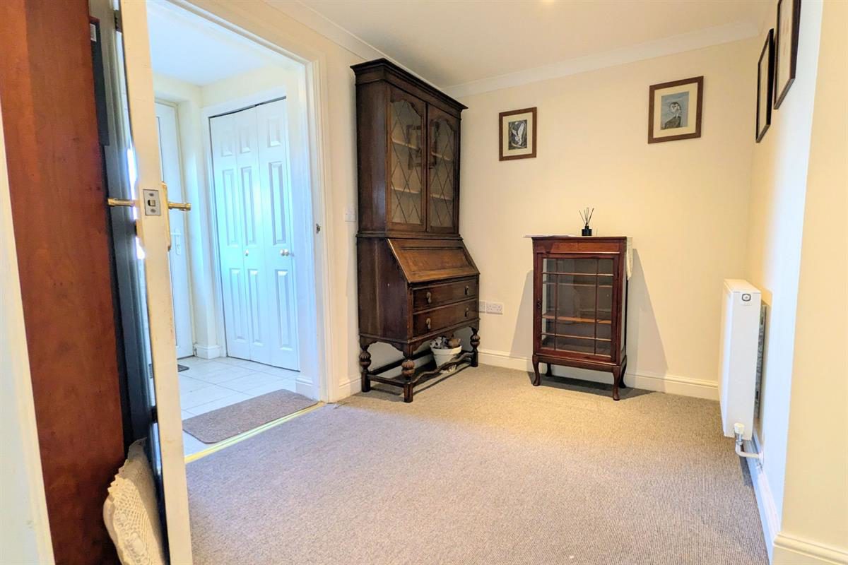 Kings Avenue, Clacton-on-Sea, photo 5