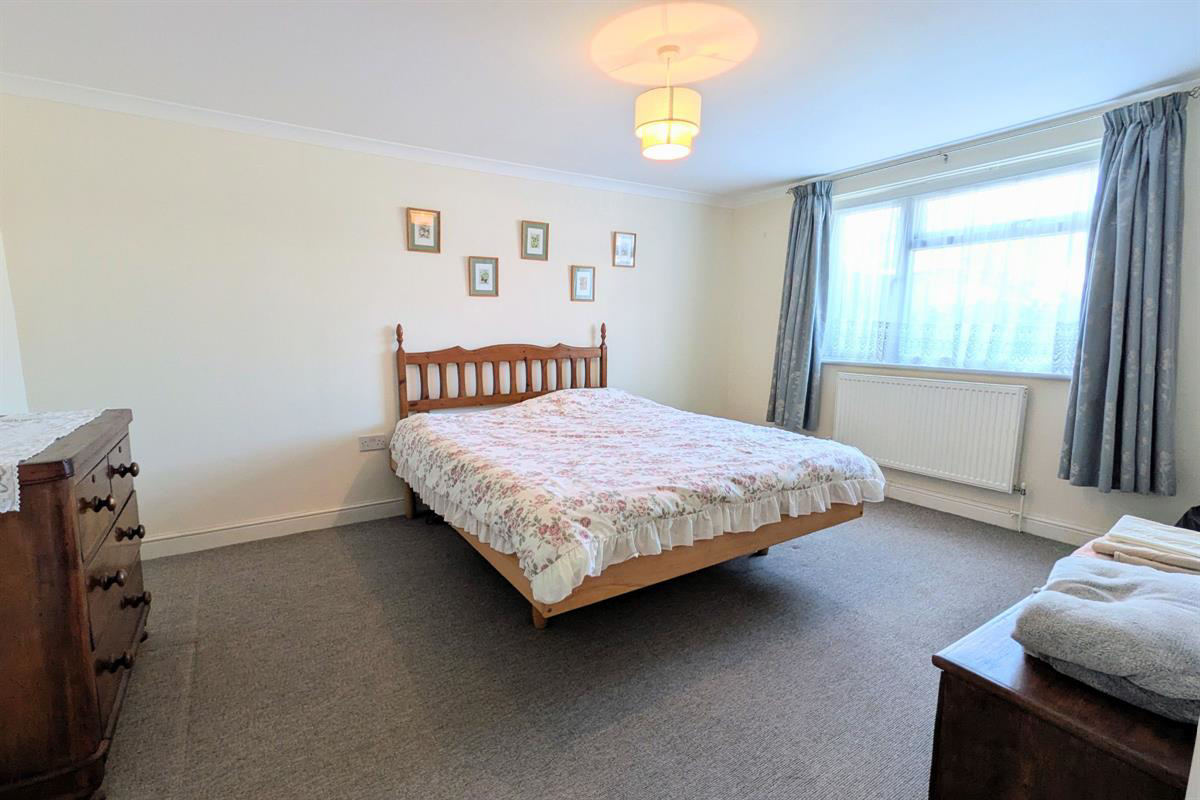 Kings Avenue, Clacton-on-Sea, photo 11