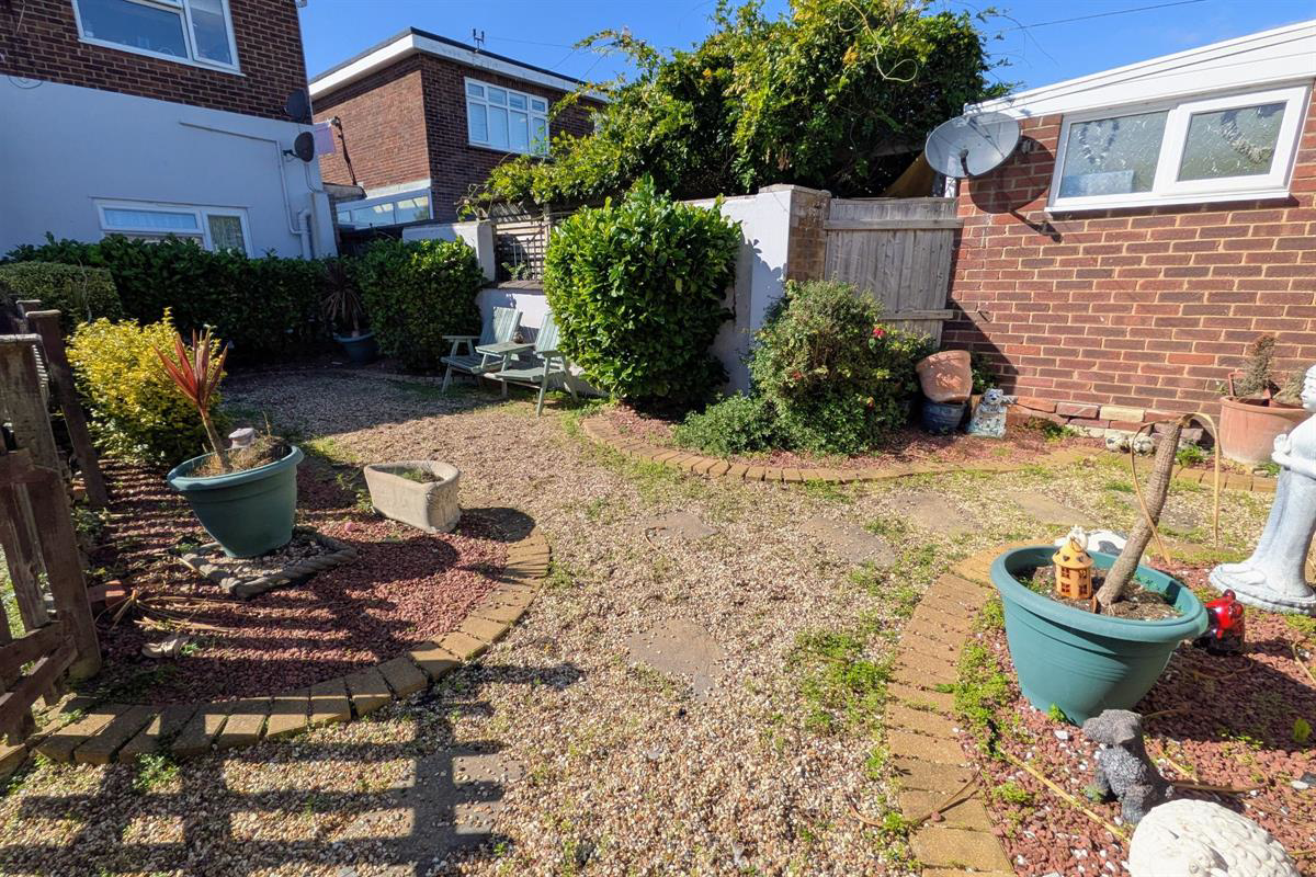 Kings Avenue, Clacton-on-Sea, photo 19