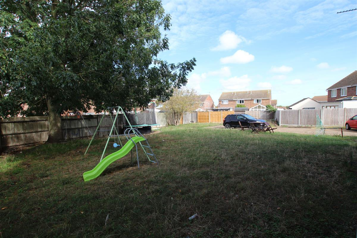 Merstham Drive, Clacton-on-Sea, photo 5