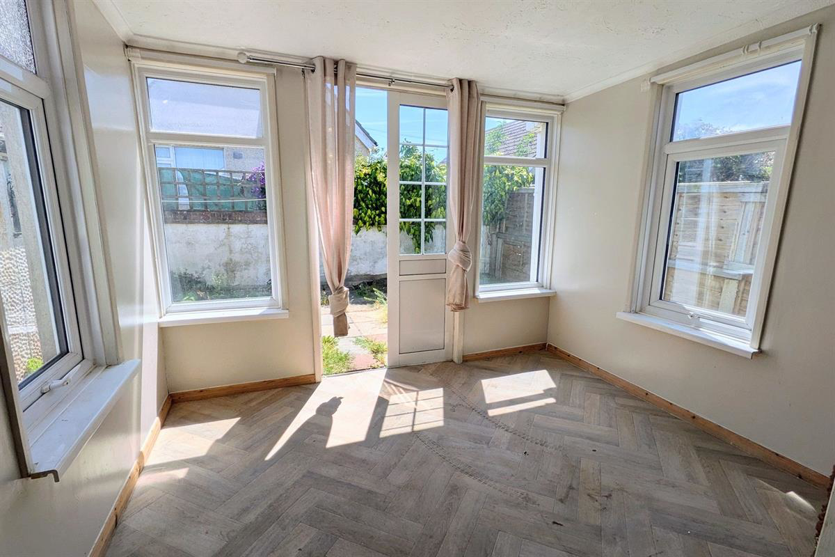 St. Christophers Way, Jaywick, Clacton-on-Sea, photo 3