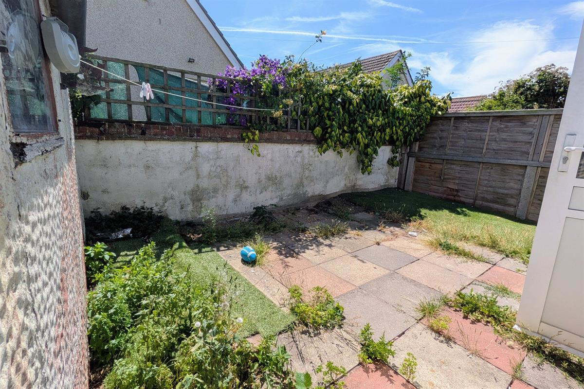 St. Christophers Way, Jaywick, Clacton-on-Sea, photo 9