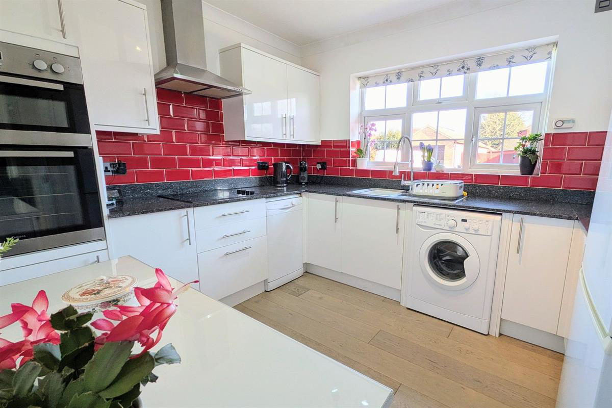 Litchfield Close, Clacton-on-Sea, photo 3