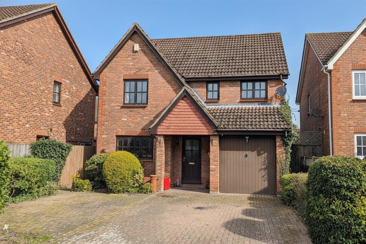 Oxborrow Close, Kirby Cross, Frinton-on-Sea