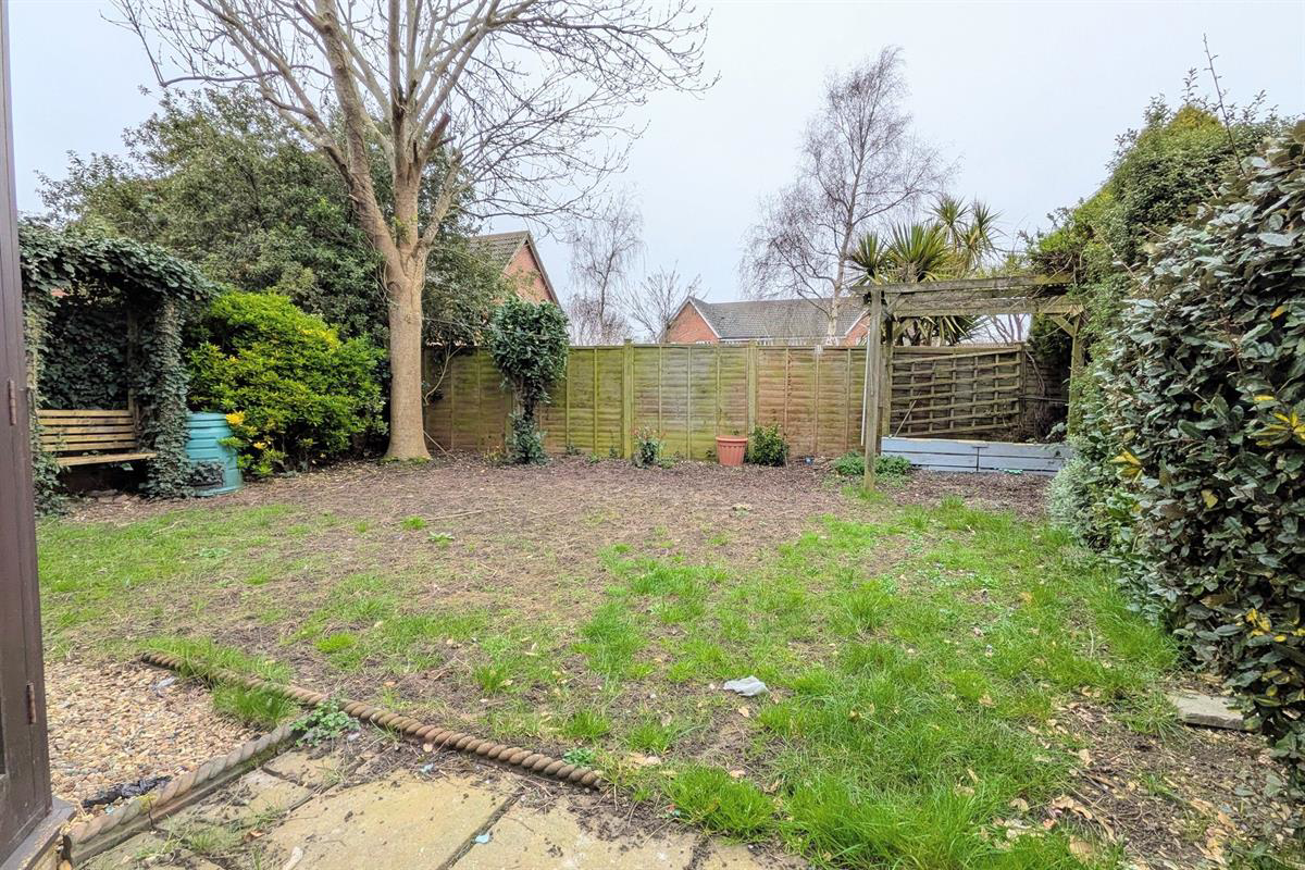 Oxborrow Close, Kirby Cross, Frinton-on-Sea, photo 13