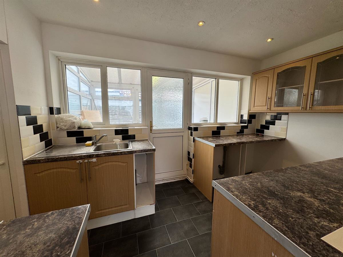 Broadway, Jaywick, Clacton-on-Sea, photo 4