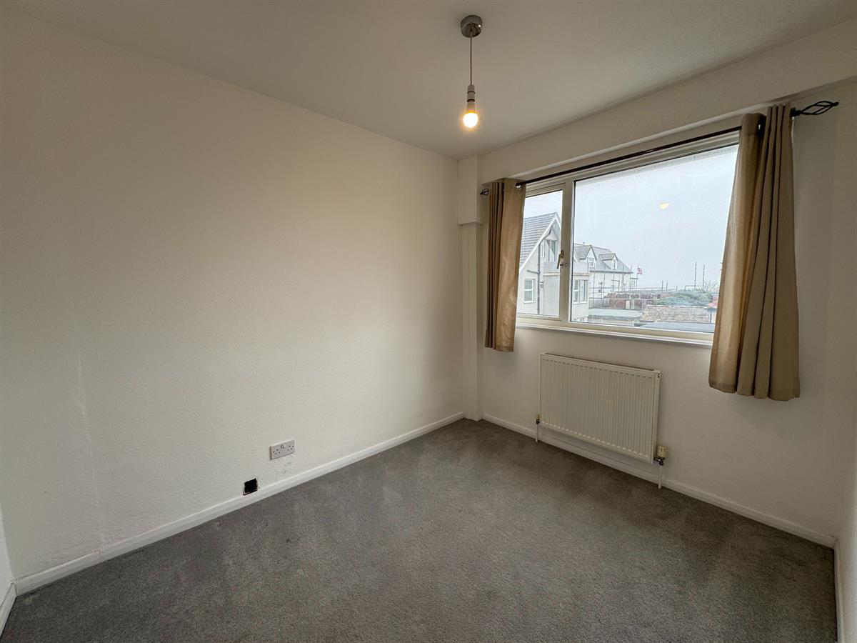 Broadway, Jaywick, Clacton-on-Sea, photo 7