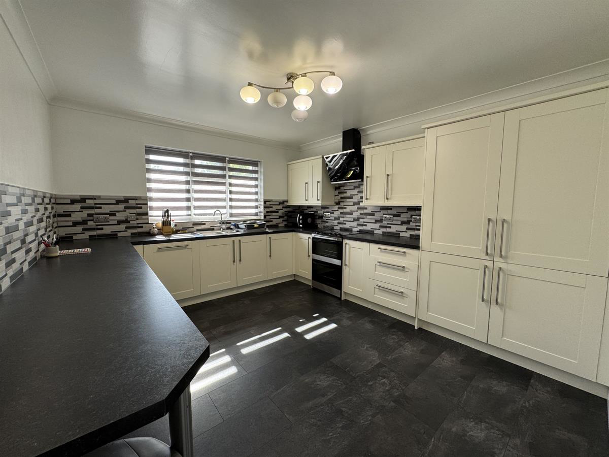 Point Clear Road, St. Osyth, Clacton-on-Sea, photo 2