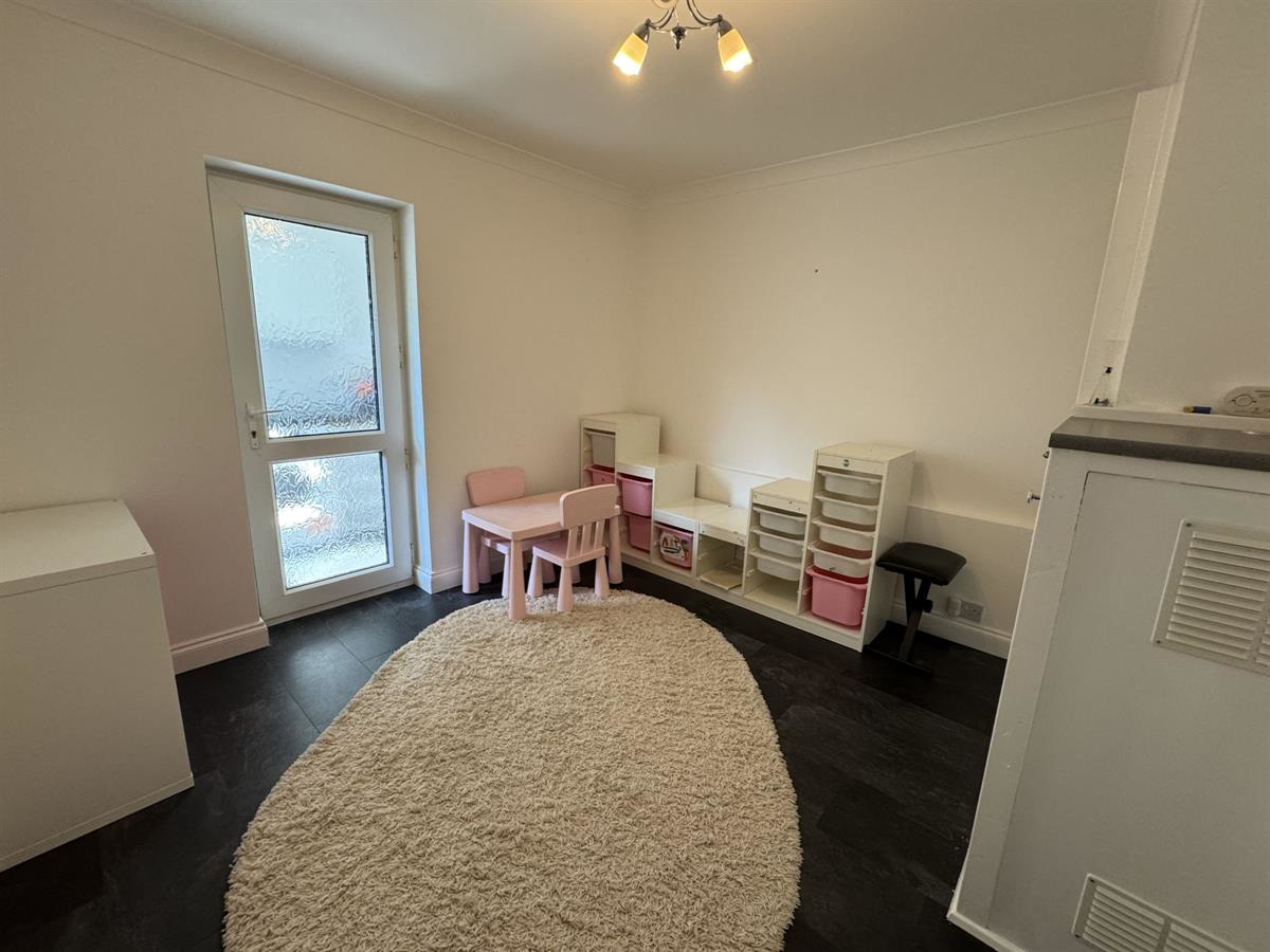 Point Clear Road, St. Osyth, Clacton-on-Sea, photo 10