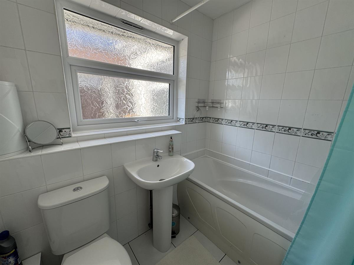 Point Clear Road, St. Osyth, Clacton-on-Sea, photo 12