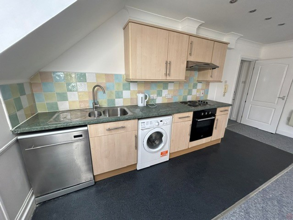 Pyle Street, Newport, photo 9