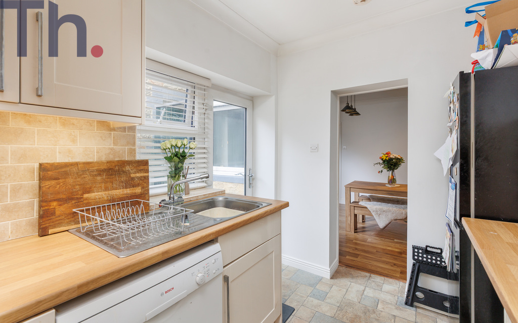 Kitchen & Dining Roo