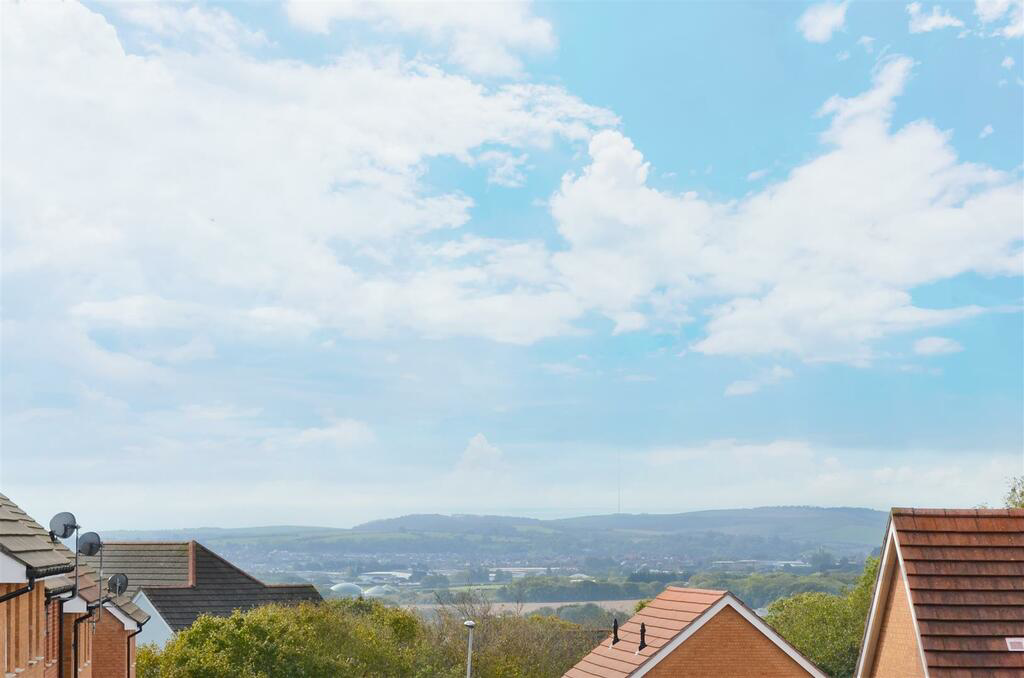 Albert Way, Whippingham, photo 4