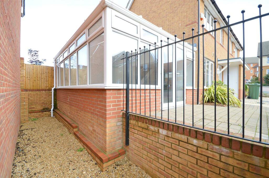 Albert Way, Whippingham, photo 10