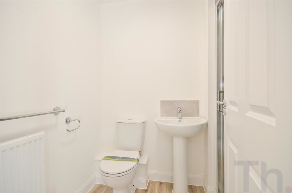 Albert Way, Whippingham, photo 12