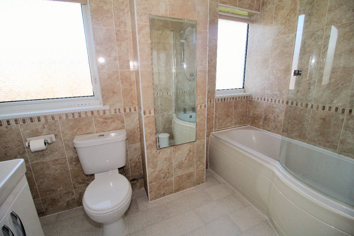 Medlar Close, Witham, photo 6