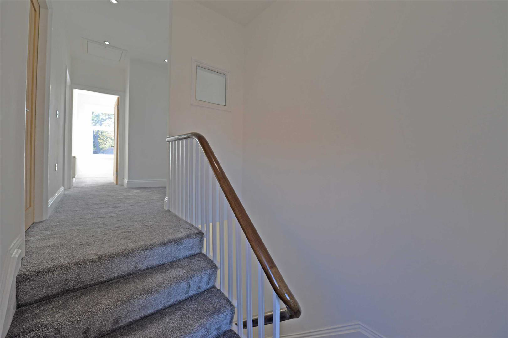 Neale Terrace, Birtley, photo 7