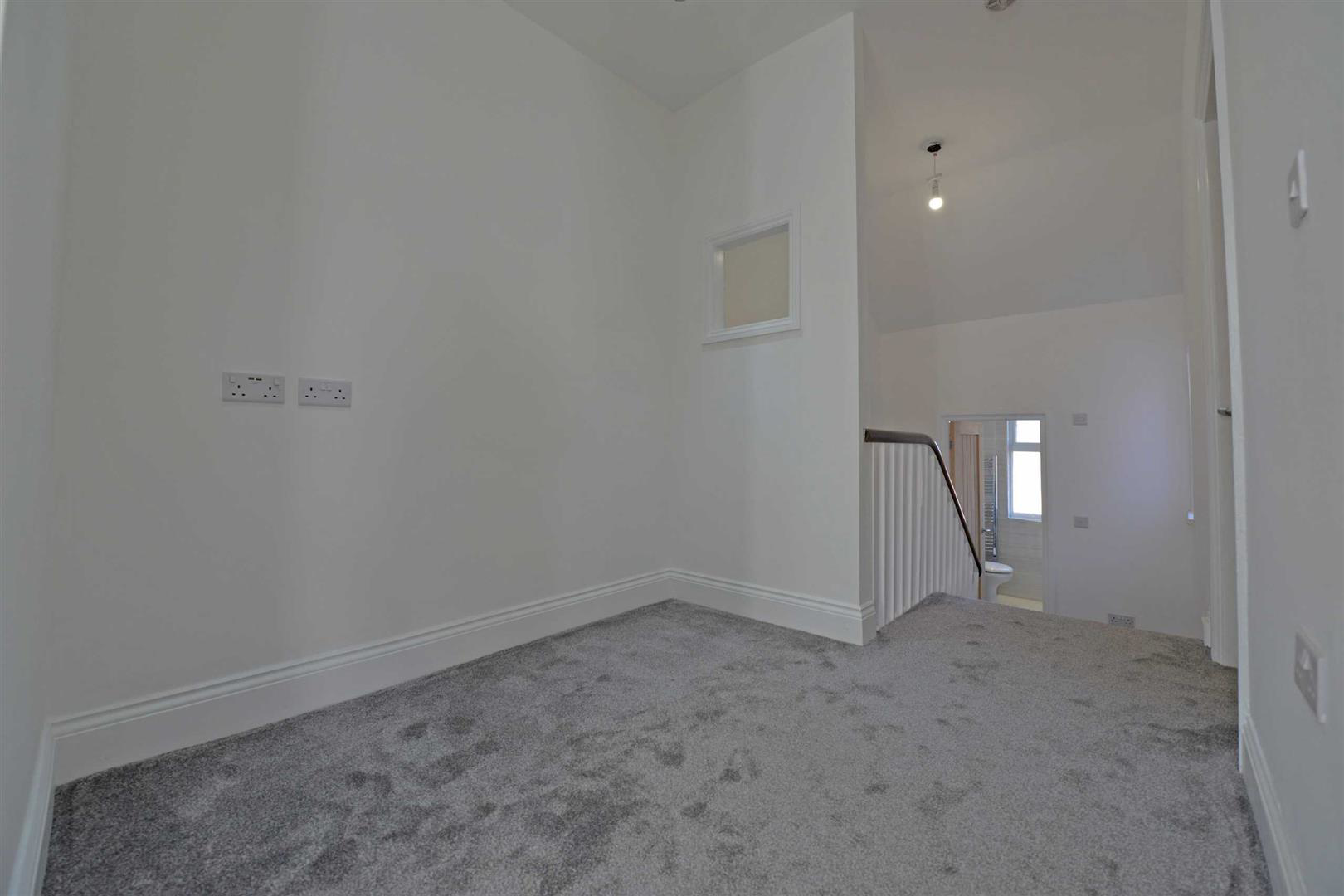 Neale Terrace, Birtley, photo 8