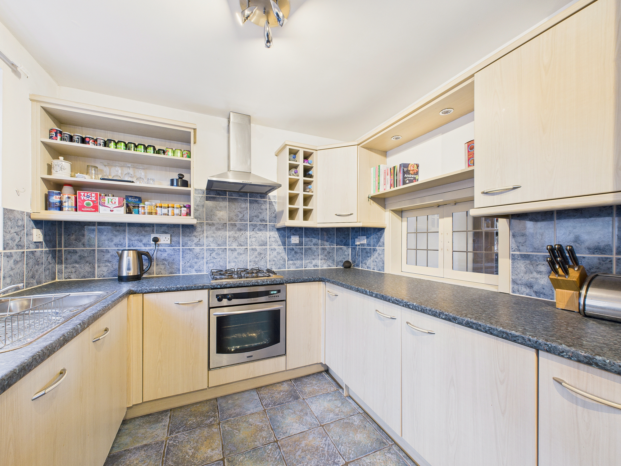 Dobson Crescent, St Peters Basin, Newcastle upon Tyne NE6, photo 6