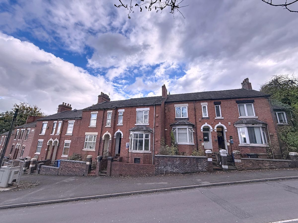 Room 2- Etruria Road, Stoke on Trent, ST4 6JW