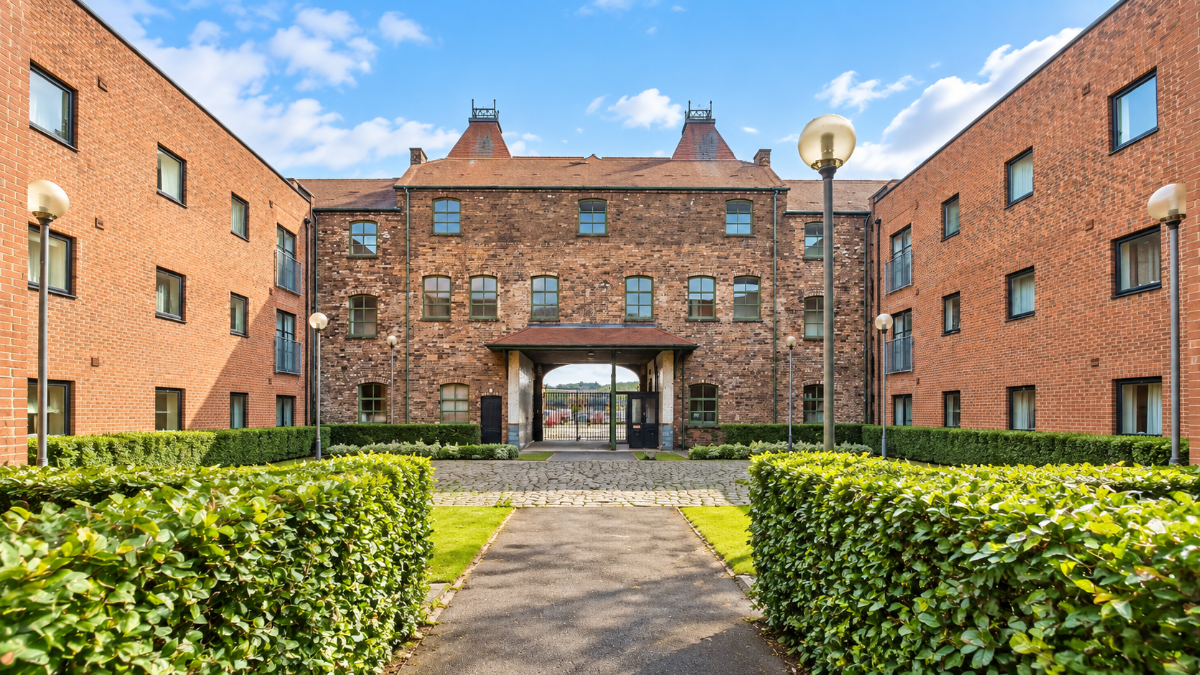 Hartley Court Lock 38, Etruria, Stoke-on-Trent, ST4 7GG