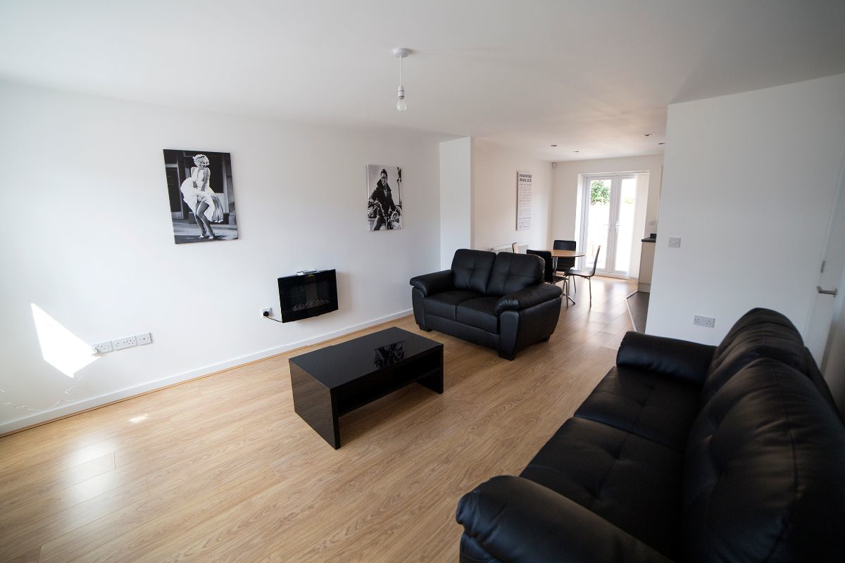 Lyme Valley Road, , Newcastle, ST5 3TF, photo 2
