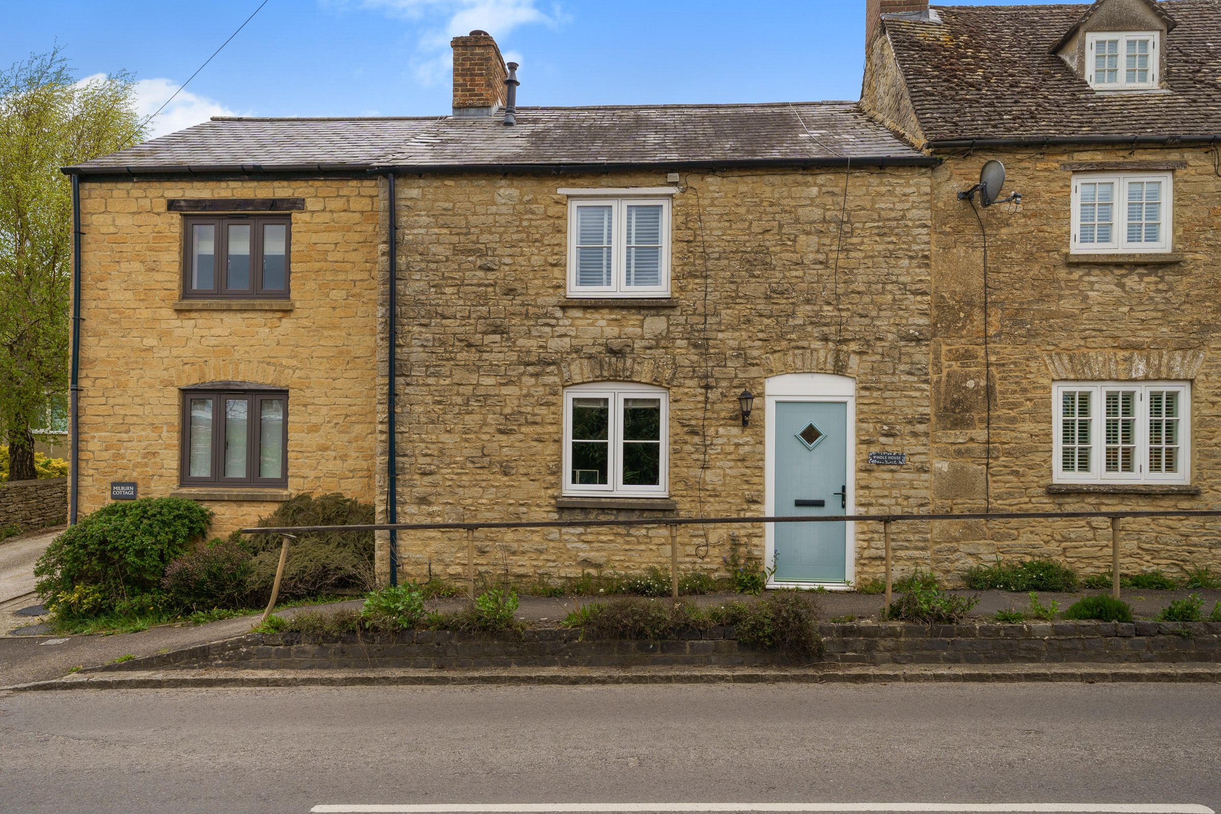 Delly Hill, Hailey, OX29
