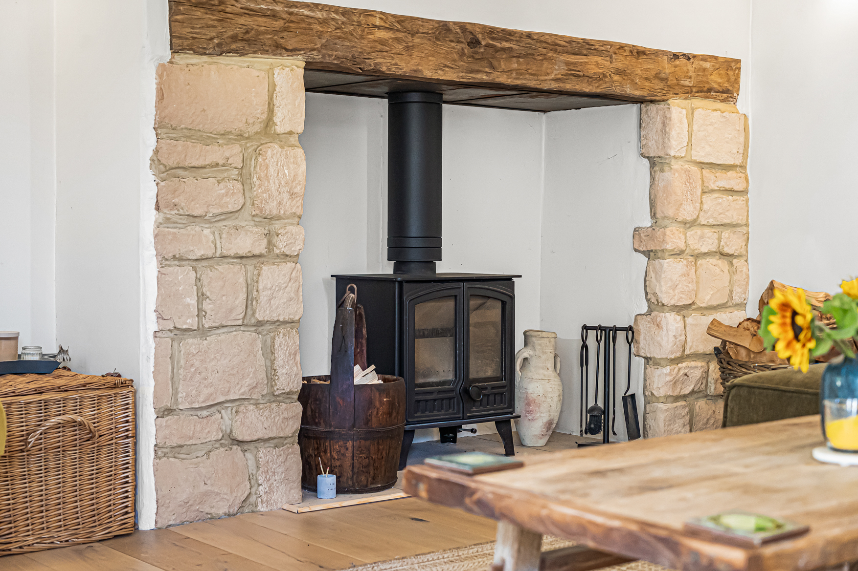 The Old Barn, The Courtyard, Leafield Road, Crawley, OX29, photo 6
