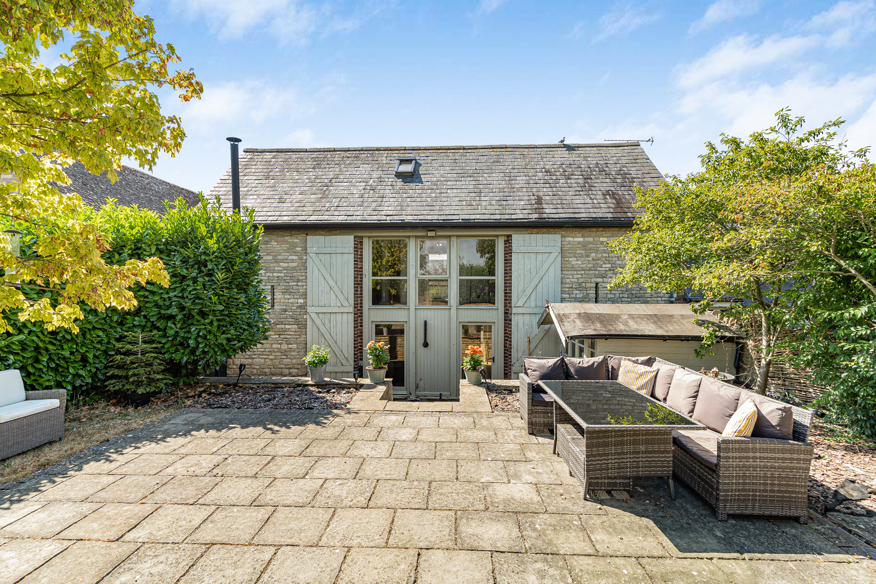 The Old Barn, The Courtyard, Leafield Road, Crawley, OX29, photo 22