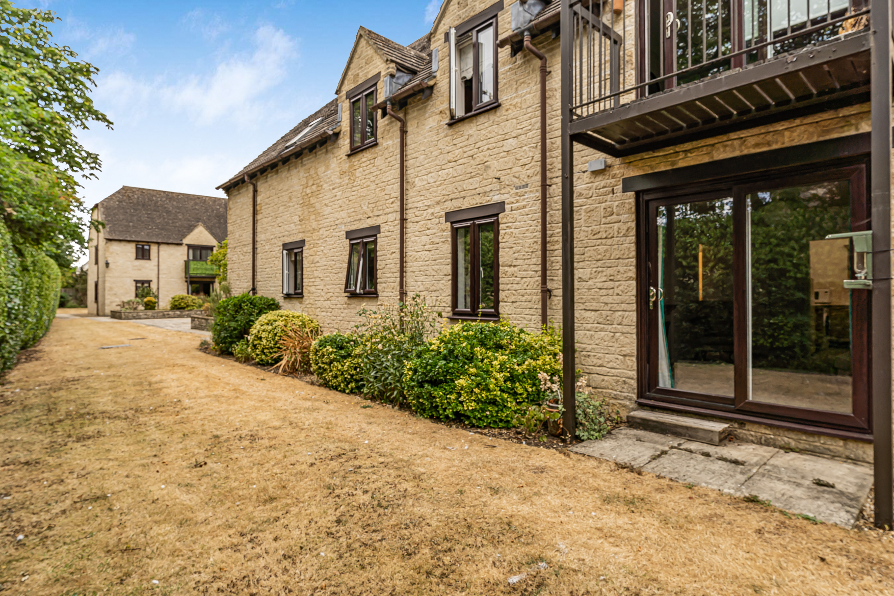 Langdale Gate, Swinbrook Court, OX28