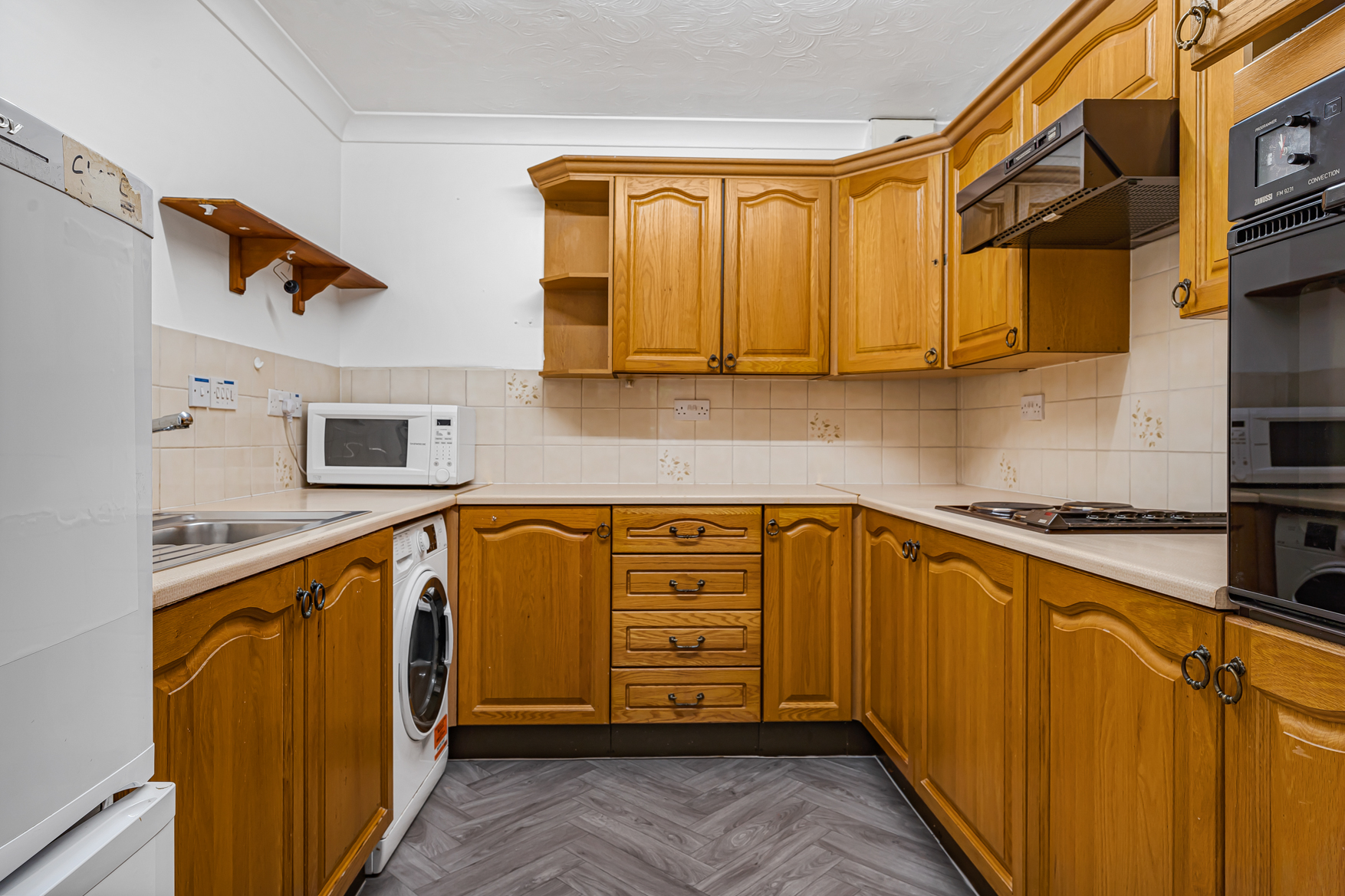 Langdale Gate, Swinbrook Court, OX28, photo 2