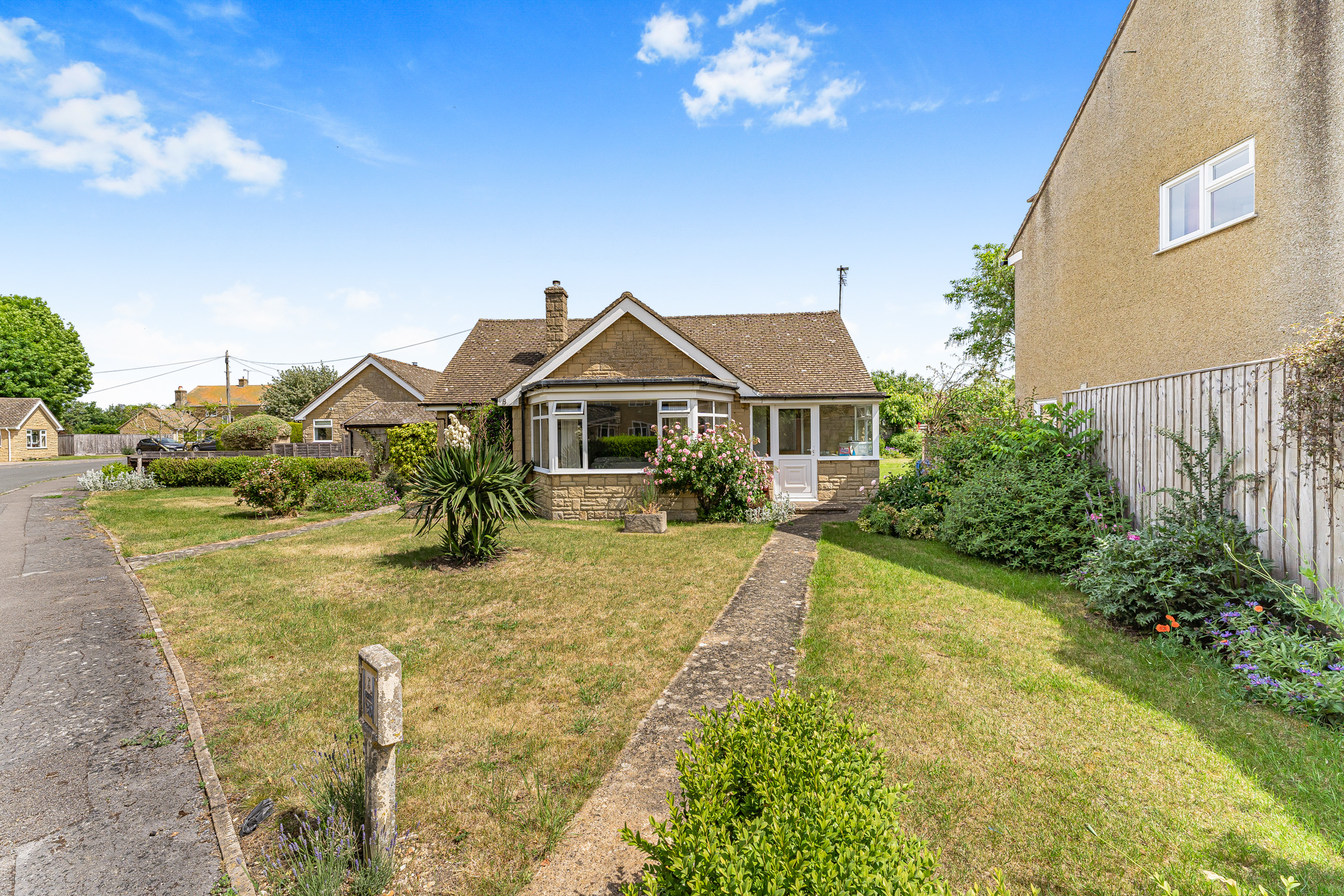 Manor Crescent, Standlake, OX29, photo 24