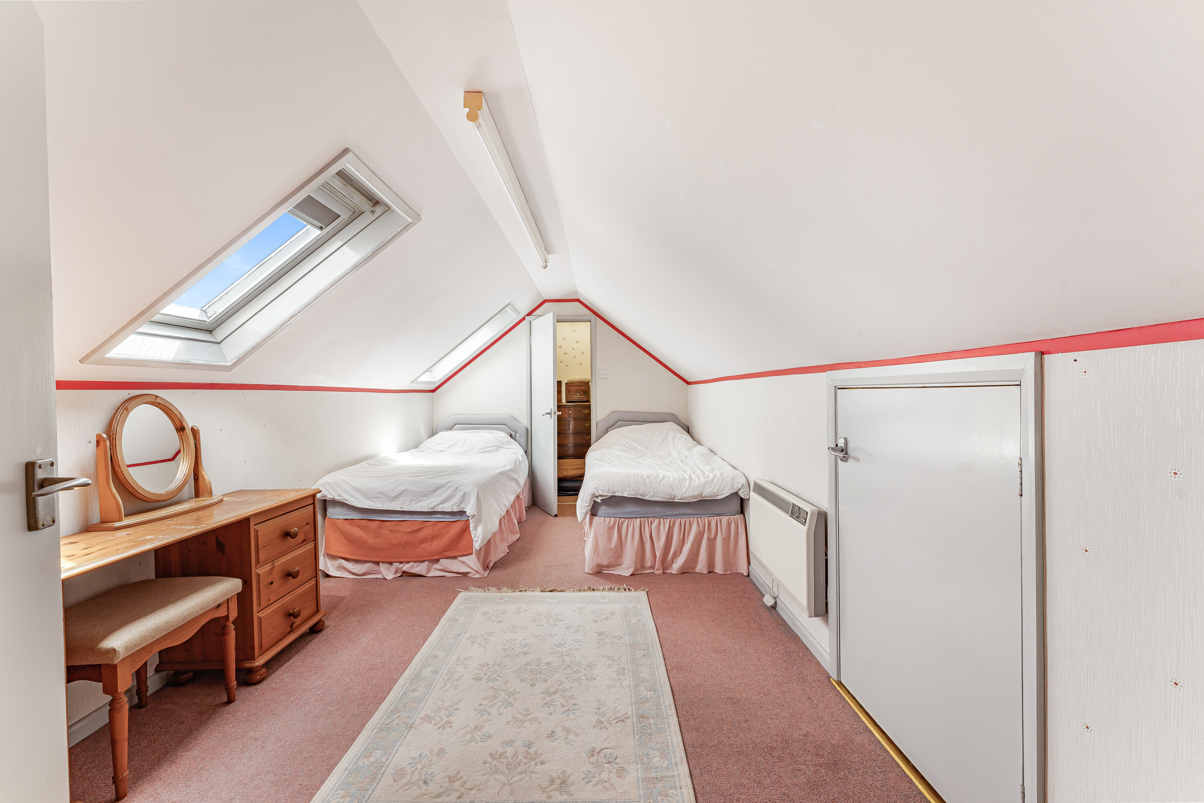 Manor Crescent, Standlake, OX29, photo 13