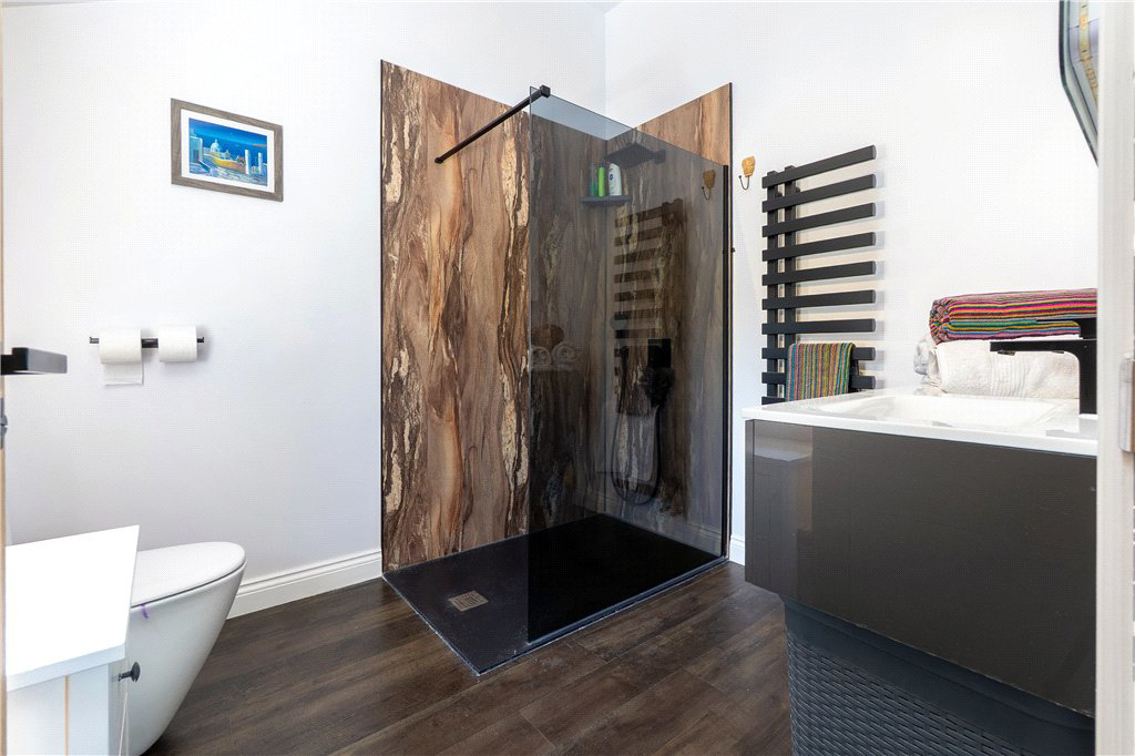 Master Ensuite