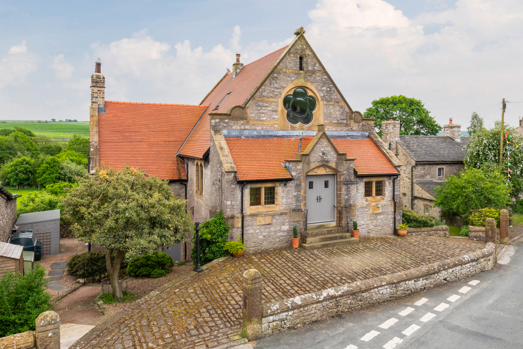 Austwick, Lancaster, North Yorkshire, LA2