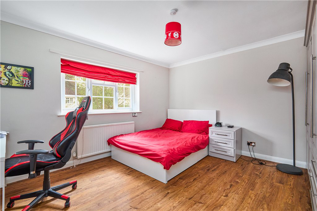 Clifford Avenue, Ilkley, West Yorkshire, LS29, photo 13