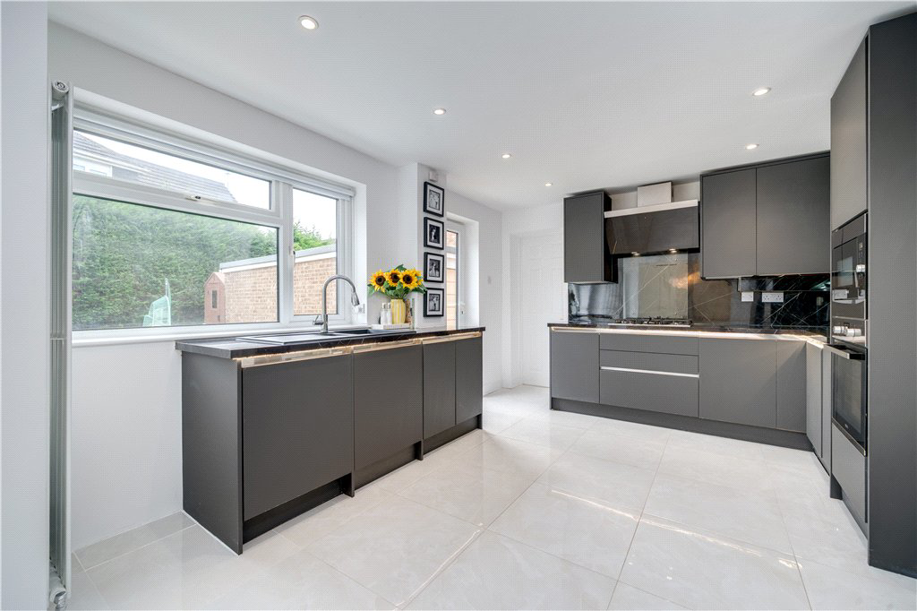 Adel Green, Leeds, West Yorkshire, LS16, photo 4