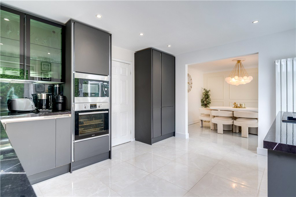 Adel Green, Leeds, West Yorkshire, LS16, photo 2