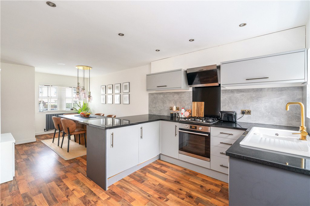 Park Road, Guiseley, Leeds, West Yorkshire, LS20, photo 6