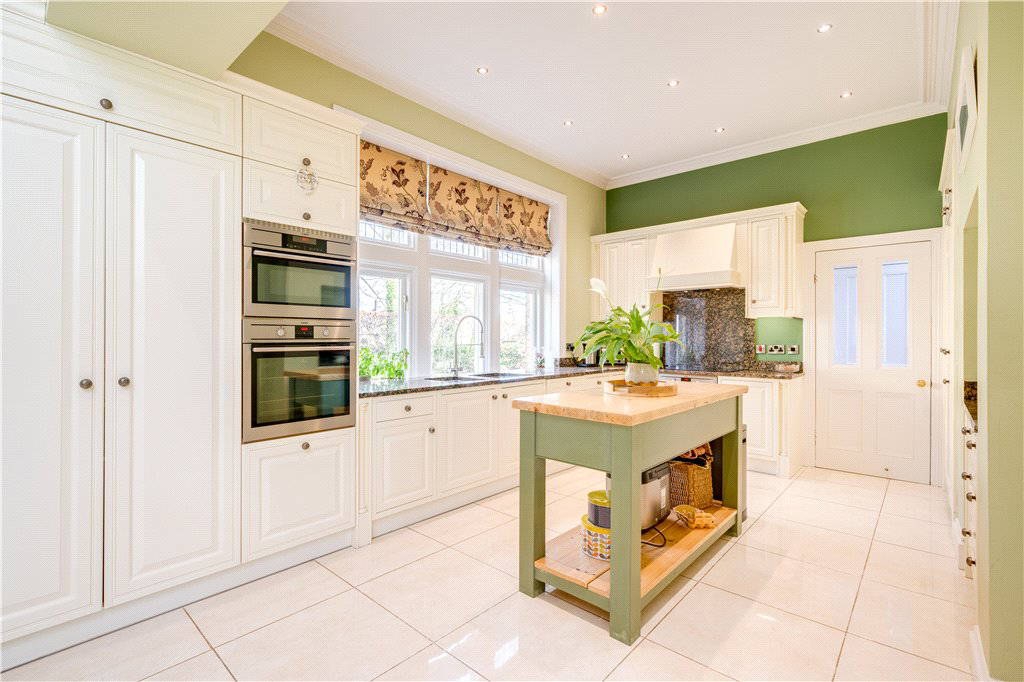 Station Road, Baildon, West Yorkshire, BD17, photo 9