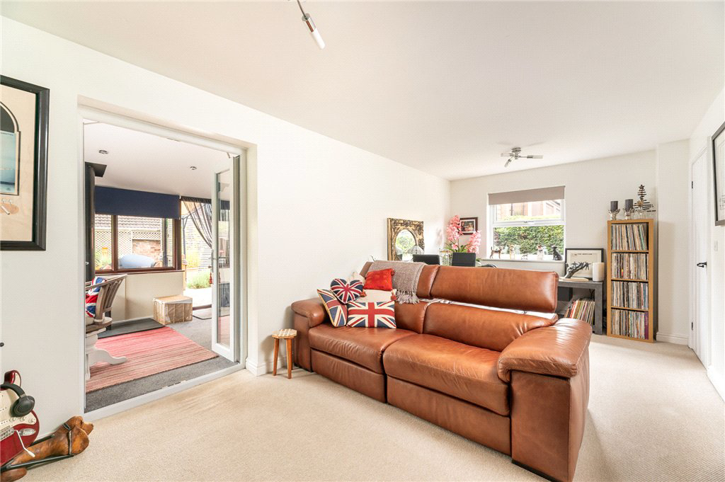 Renaissance Court, Churwell, Morley, Leeds, LS27, photo 3