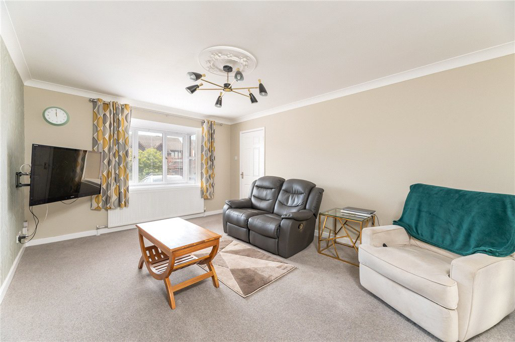 Paddock Drive, Drighlington, Bradford, West Yorkshire, BD11, photo 3