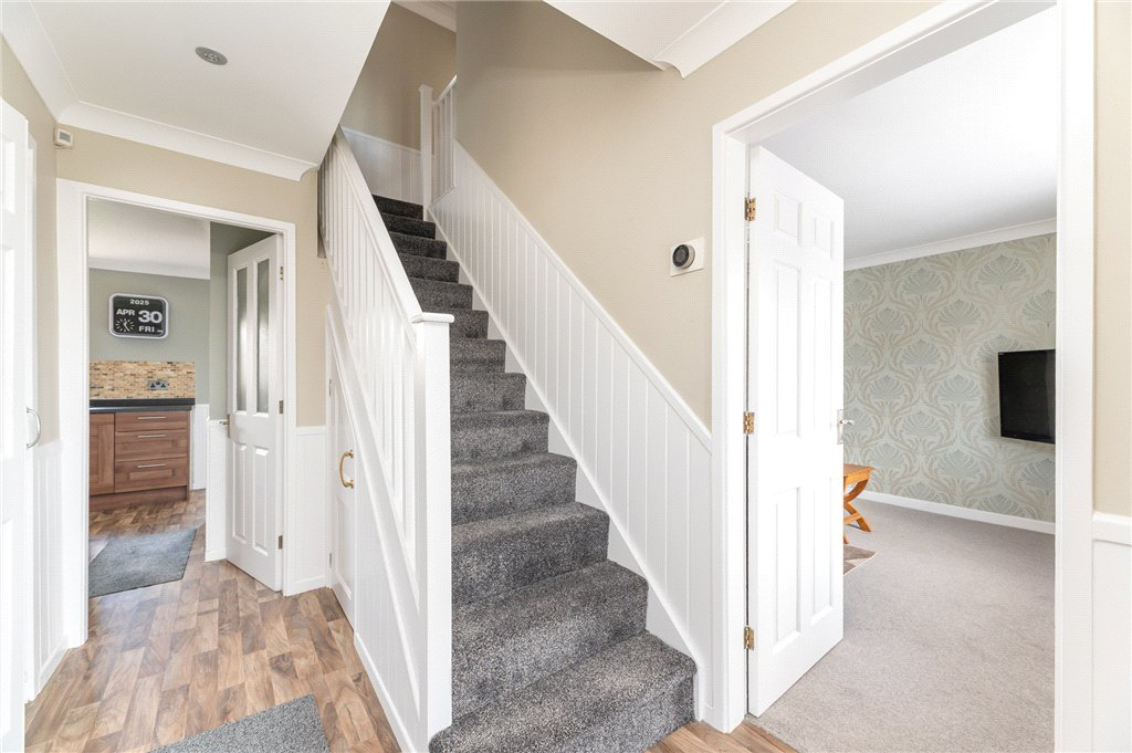 Paddock Drive, Drighlington, Bradford, West Yorkshire, BD11, photo 13
