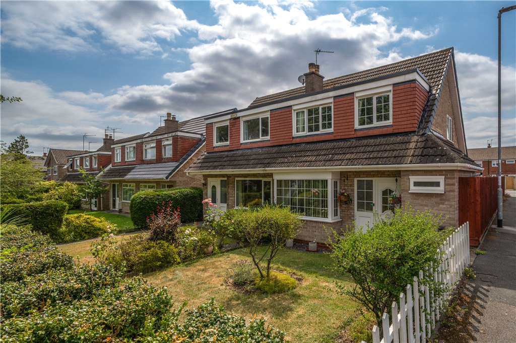 Hathaway Walk, Leeds, West Yorkshire, LS14